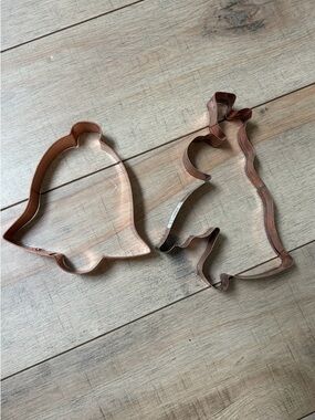 2 Copper Cookie Cutters Williams Sonoma Holiday Angel Bell Large